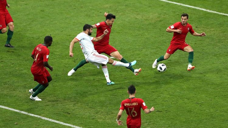 Momen ketika Diego Costa mencetak gol pertamanya ke gawang Portugal di Piala Dunia 2018. Copyright: © Twitter @ChampionsLeague