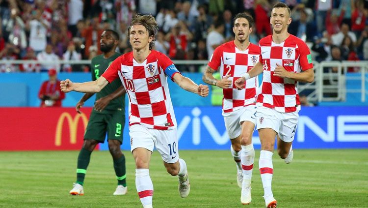 Selebrasi Luka Modric usai membobol gawang Nigeria di Piala Dunia 2018. Copyright: © Twitter @Squawka