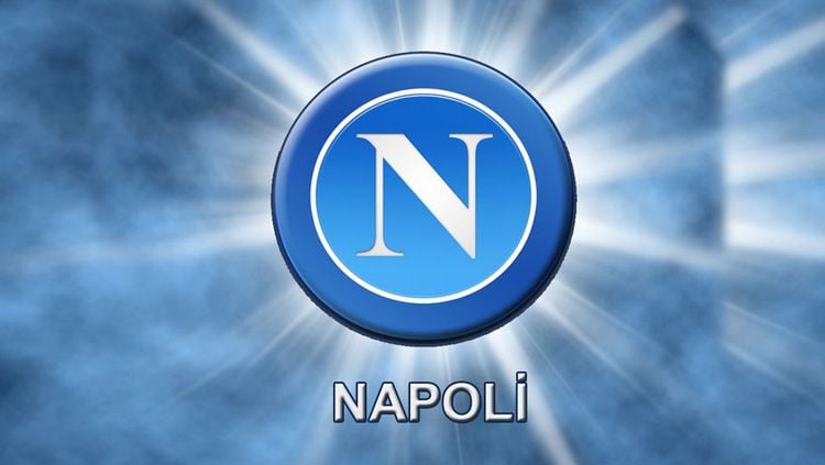 Klub sepak bola Serie A Liga Italia, Napoli, sepertinya tinggal selangkah lagi untuk bisa mendapatkan pemain incaran Inter Milan dari Hellas Verona. Copyright: © Pinterest