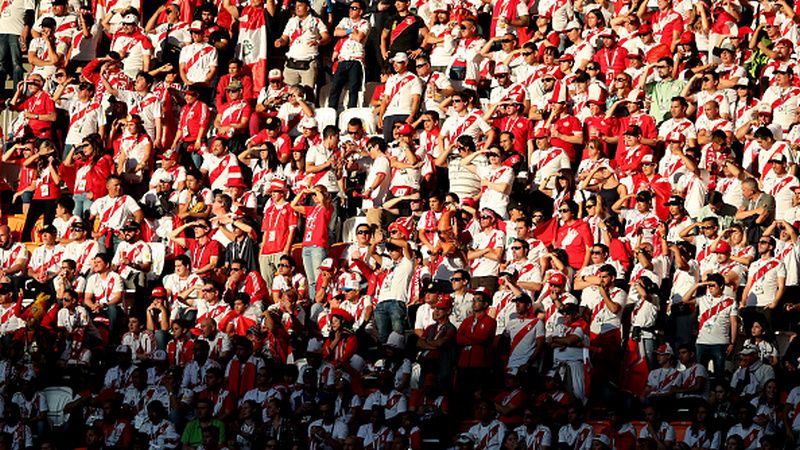 Fans Peru di Piala Dunia 2018. Copyright: © INDOSPORT