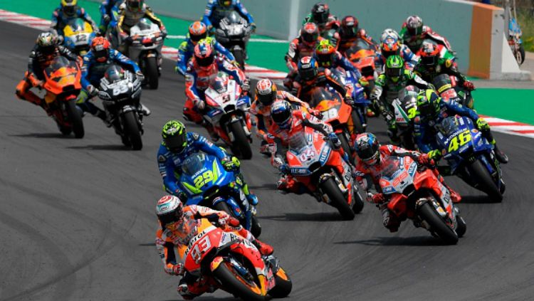 Marc Marquez ketika memimpin balapan MotoGP Catalunya 2018. Copyright: © Getty Images