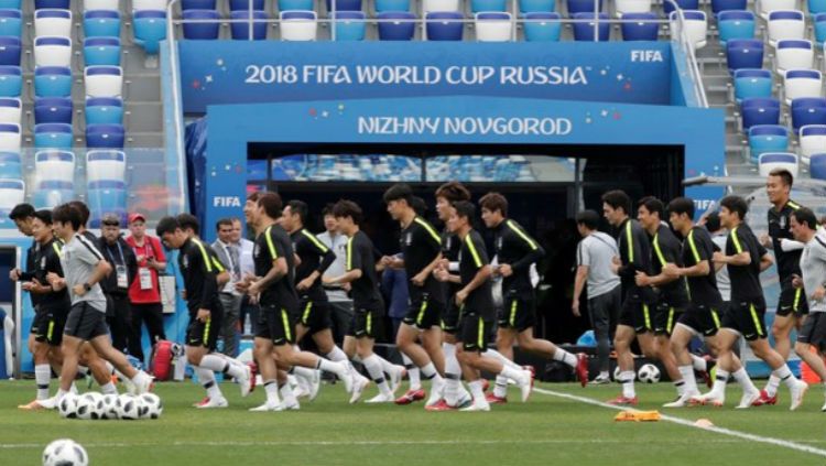 Timnas Korea Selatan berlatih tertutup di Stadion Nizhny Novgorod, jelang laga Grup F Piala Dunia 2018. Copyright: © AP