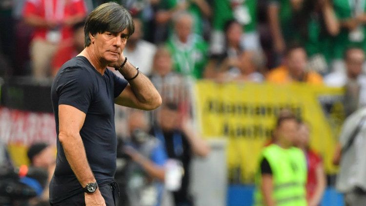 Pelatih Timnas Jerman, Joachim Low, mengomentari nasib timnya yang masuk grup neraka Euro 2020. Copyright: © Getty Images