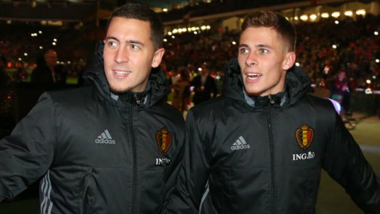 Eden Hazard dan Thorgan Hazard saat bersama-sama di skuat Timnas Belgia untuk Piala Dunia 2018. Copyright: © Daily Express