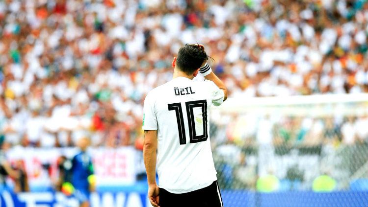 Gelandang Tim Nasional Jerman Mesut Ozil. Copyright: © Twitter/@PhotosArsenal
