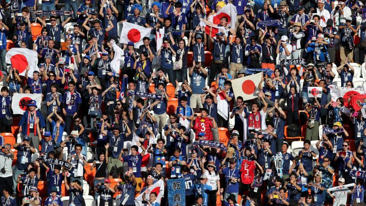 Suporter Jepang saat laga Kolombia vs Jepang, laga Grup F Piala Dunia 2018. Copyright: © Getty Images