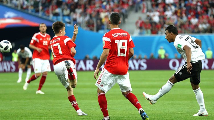 Situasi babak pertama Rusia vs Mesir di Piala Dunia 2018. Copyright: © FIFA.com