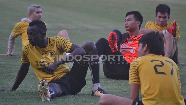 Suasana latihan Sriwijaya FC usai libur lebaran, Selasa (19/06/18) Copyright: © M.Effendi/INDOSPORT