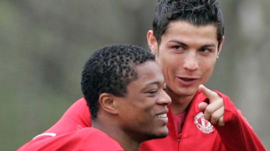 Evra dan Cristiano Ronaldo dua sekawan Manchester United Copyright: © Mirror
