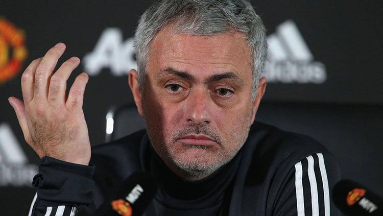 Jose Mourinho, pelatih Man United. Copyright: © Getty Images