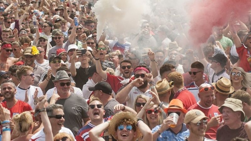 Semarak suporter Timnas Inggris saat melawan Panama Copyright: © Getty Images