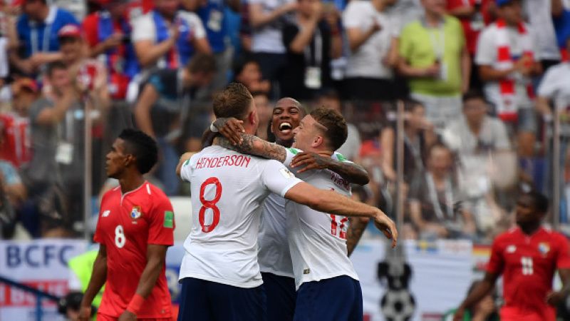 Selebrasi para pemain Inggris atas gol kedua mereka ke gawang Panama. Copyright: © Getty Images