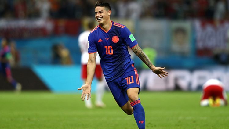 Aurelio De Laurentiis mengatakan bahwa apa pun bisa terjadi soal transfer James Rodriguez, sehingga orang-orang harus bersabar. Copyright: © Getty Images