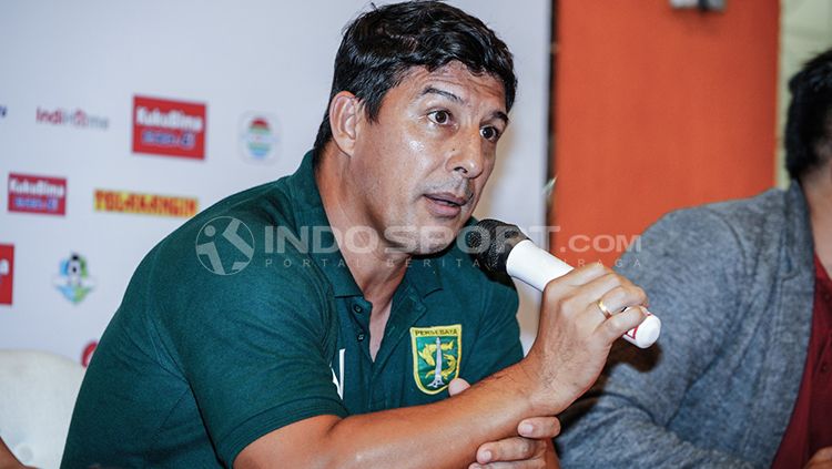 Alfredo Vera pada saat menghadiri pre match press conference, Senin (25/6/18). Copyright: © Fitra Herdian