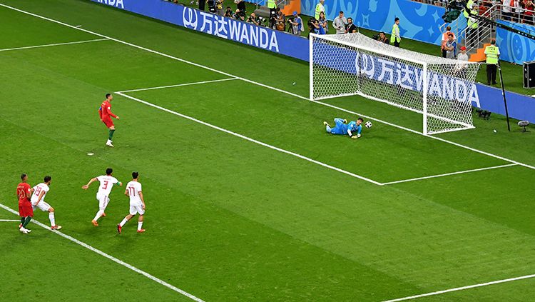 Cristiano Ronaldo gagal mengeksekusi penalti. Copyright: © Getty Images