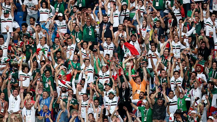 Fans Meksiko di Piala Dunia 2018. Copyright: © INDOSPORT