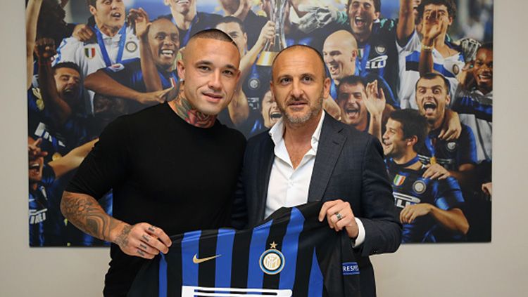 Radja Nainggolan saat diperkenalkan di Inter Milan.  Copyright: © Getty Images