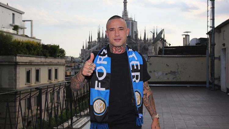 Radja Nainggolan resmi ke Inter Milan. Copyright: © Getty Images