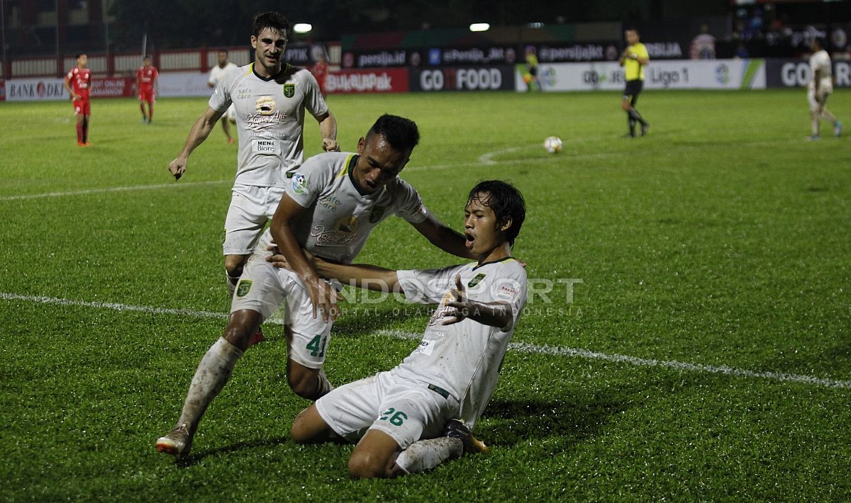 Persija Jakarta vs Persebaya Surabaya Copyright: © Herry Ibrahim/Soicaumienbac.cc