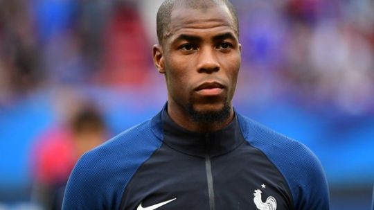 Djibril Sidibe berkostum Timnas Prancis. Copyright: © Getty Images