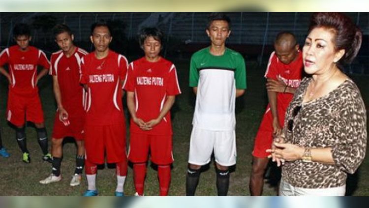 Tuty Dau merupakan mantan CEO Kalteng Putra, dan juga mantan anggota komite eksekutif PSSI (Exco). Copyright: © merdeka.com