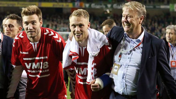 Age Hareide dan para pemain Denmark. Copyright: © Sport 365