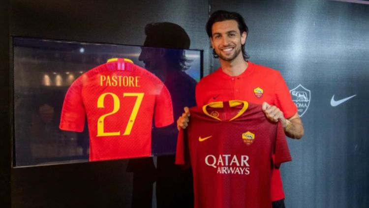 Javier Pastore ketika resmi bergabung dengan AS Roma. Copyright: © AS Roma