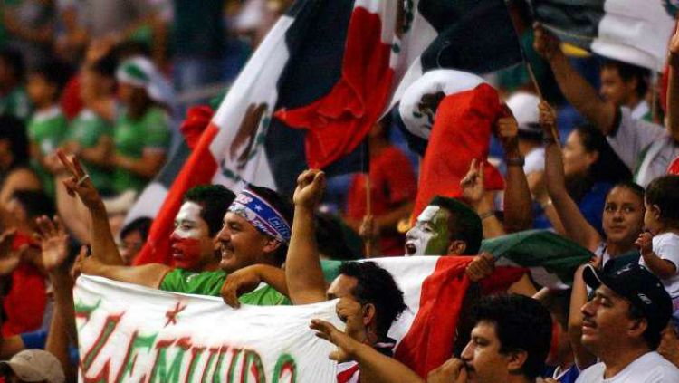Fans Meksiko. Copyright: © Mexico Daily News