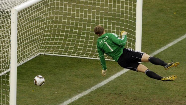 Manuel Neuer di Piala Dunia 2010. Copyright: © SportBible