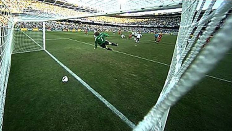 Gol Frank Lampard dianulir oleh wasit di Piala Dunia 2010. Copyright: © SportBible