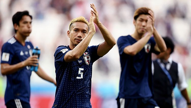 Jepang tetap lolos ke babak 16 besar meski kalah dari Polandia di laga terakhir fase grup. Copyright: © Getty Images