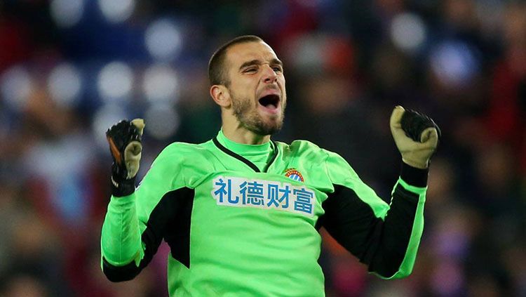 Pau Lopez akhirnya diresmikan oleh AS Roma dan menambah kekuatan Il Lupi jelang bergulirnya musim 2019/20 Copyright: © AS