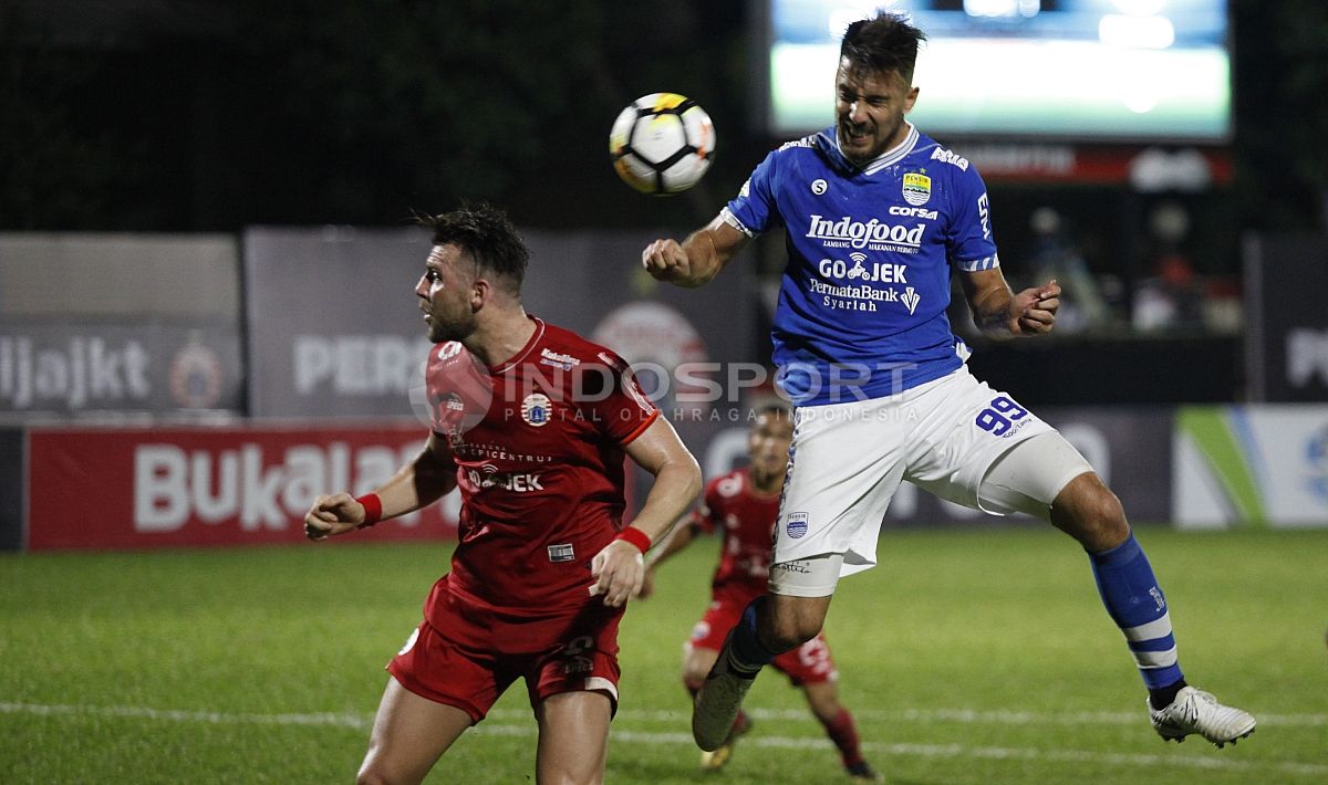 Persib Bandung saat menjalani laga kontra Persija Jakarta. Copyright: © Herry Ibrahim/Indosport.com