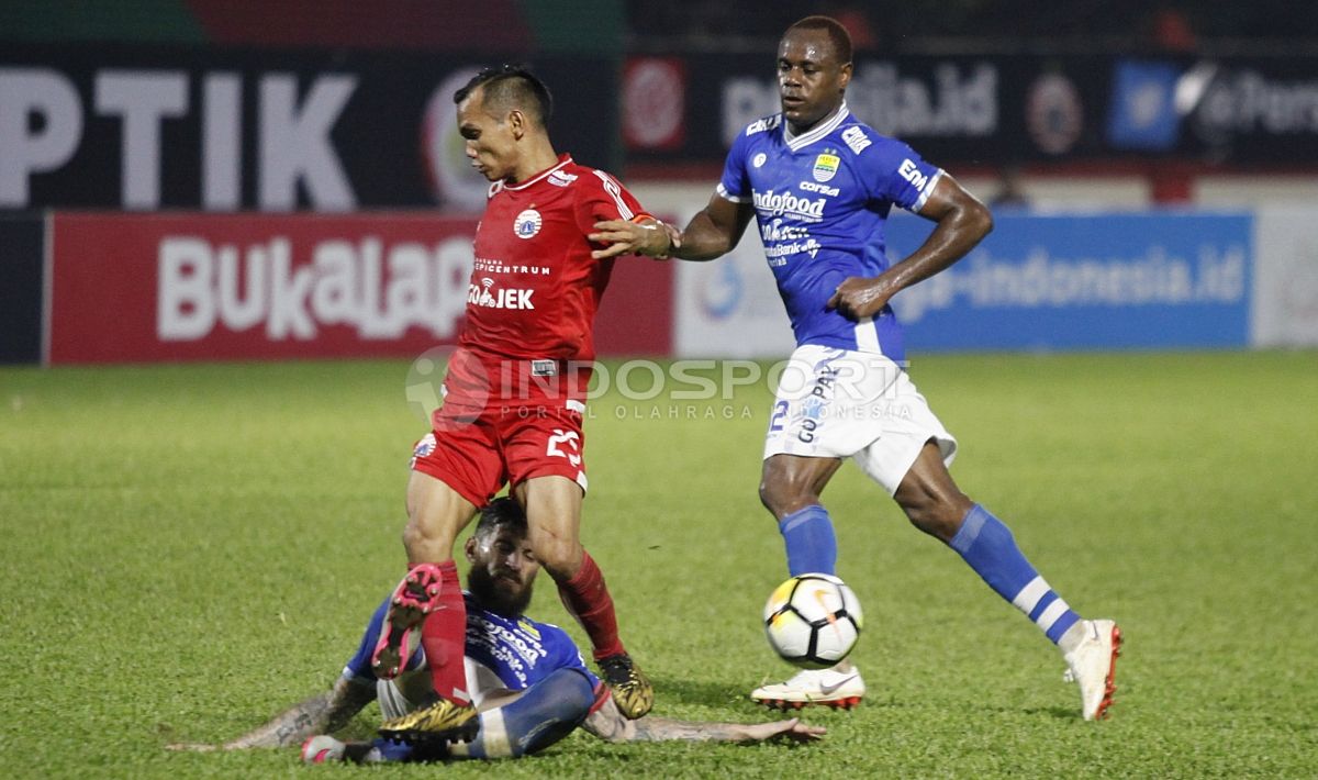 Persija Jakarta vs Persib Bandung Copyright: © Herry Ibrahim/Soicaumienbac.cc