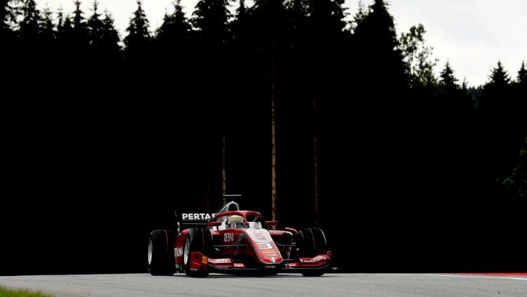 Sean Gelael saat melakoni balapan Formula 2 GP Austria. Copyright: &copy; sean-gelael.com