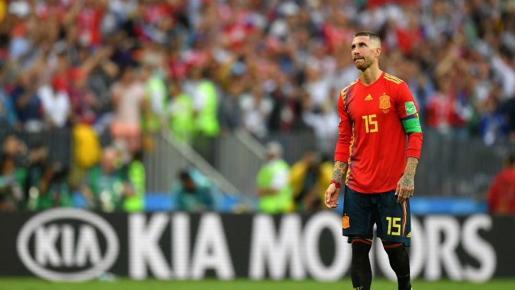 Kapten Timnas Spanyol, Sergio Ramos meratapi negaranya tersingkir dari Piala Dunia 2018. Copyright: © fifa.com