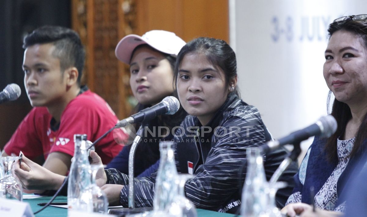 Anthony Sinisuka Ginting, ganda putri Rizki Amelia Pradipta, tunggal putri Gregoria Marizka, Kepala Bidang Prestasi PBSI Susi Susanti. Copyright: © Herry Ibrahim/INDOSPORT