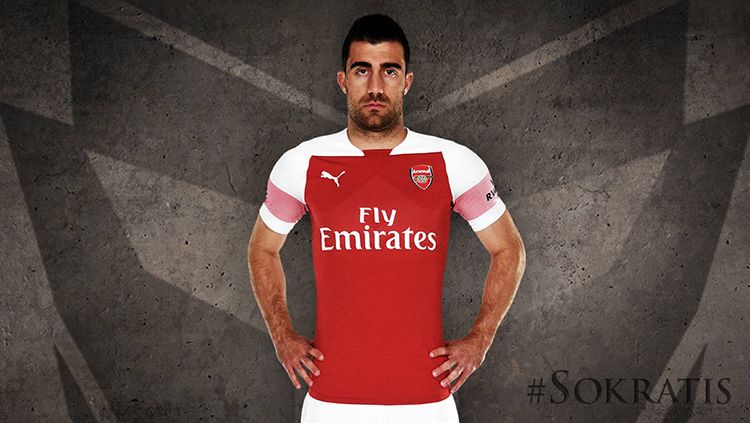 Pemain baru Arsenal, Sokratis Papastathopoulos, yang didatangkan dari Borussia Dortmund. Copyright: © Arsenal