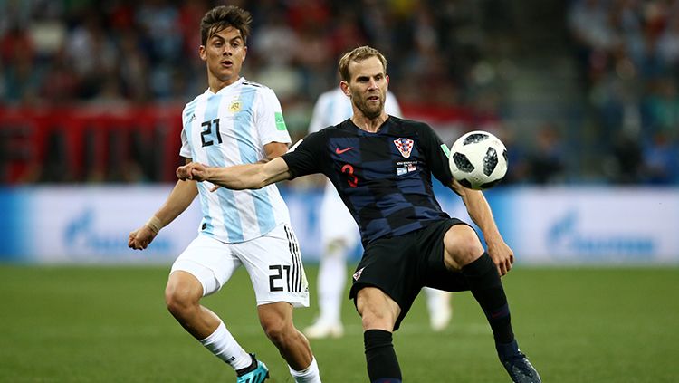 Ivan Strinic saat tampil membela Kroasia di Piala Dunia 2018. Copyright: &copy; Getty Images
