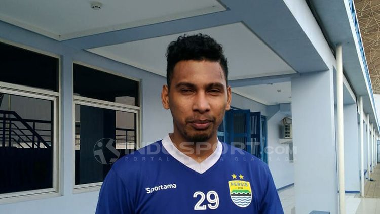 Maung Bandung kembali kedatangan pemain yang mengikuti seleksi bernama Roland Simon Mandowen yang berposisi sebagai striker. Copyright: © Arif Rahman/INDOSPORT