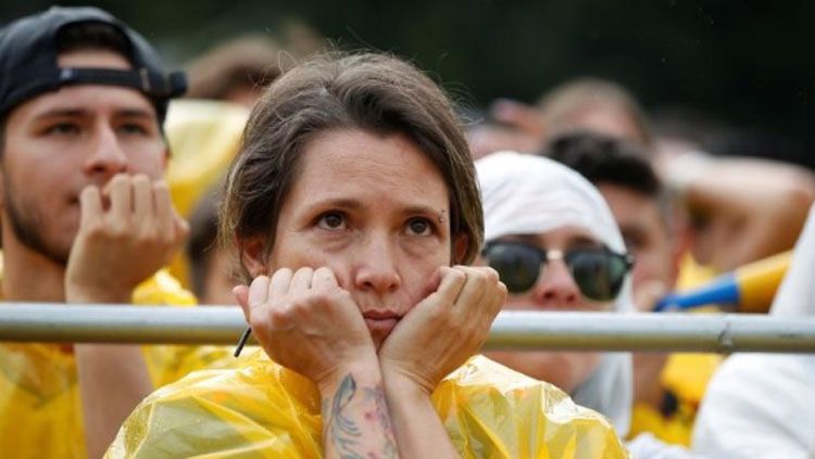 Kesedihan penggemar Kolombia usai kalah Copyright: &copy; Reuters