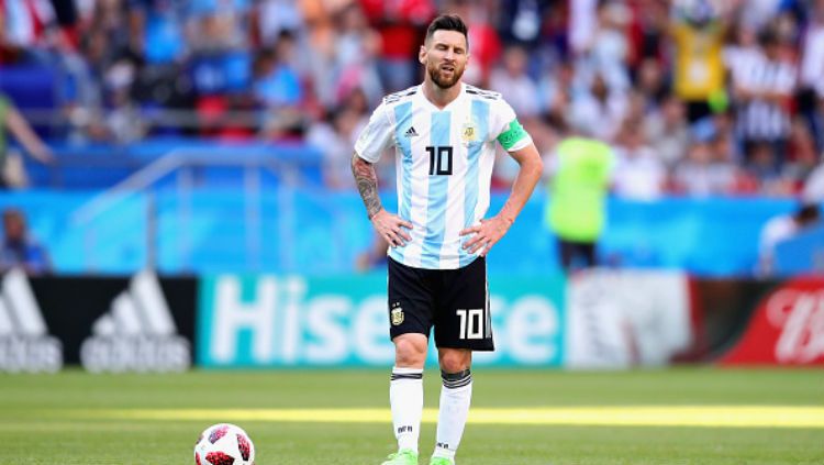 Lionel Messi membela Timnas Argentina di Piala Dunia 2018. Copyright: © Getty Images