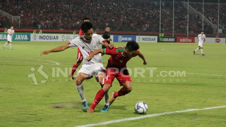 Timnas Indonesia U19 saat berhadapan dengan Filipina U19. Copyright: © INDOSPORT/FitraHerdian