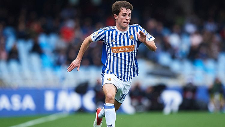 Pemain baru Real Madrid, Alvaro Odriozola, saat masih berseragam Real Sociedad. Copyright: © Getty Images