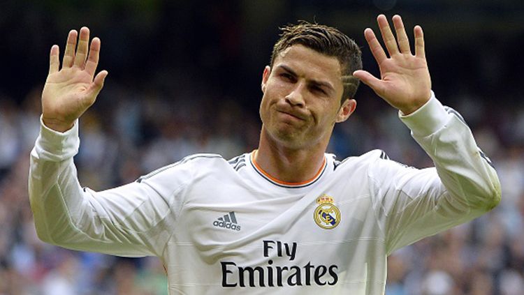Cristiano Ronaldo melambaikan tangan. Copyright: © Getty Images