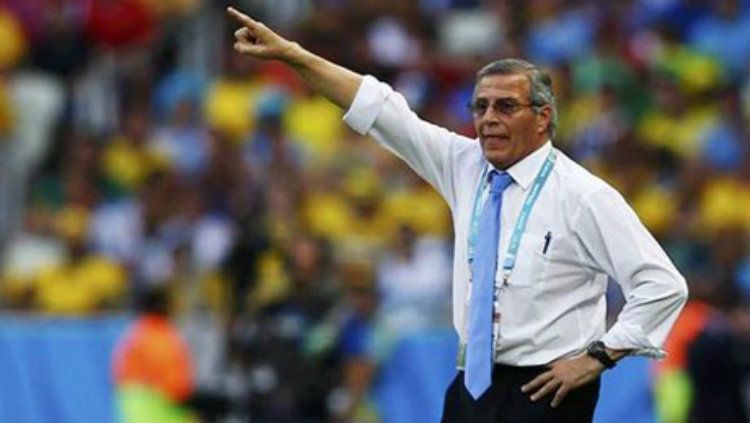 Pelatih Uruguay di Piala Dunia 2018, Oscar Tabarez. Copyright: © Ahram Online