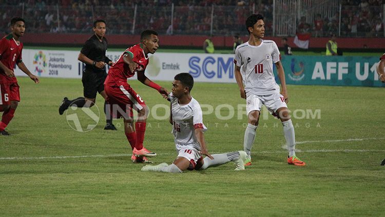 Selebrasi Todd Rivaldo usai membobol gawang Filipina U-19. Copyright: &copy; Fitra Herdian/INDOSPORT