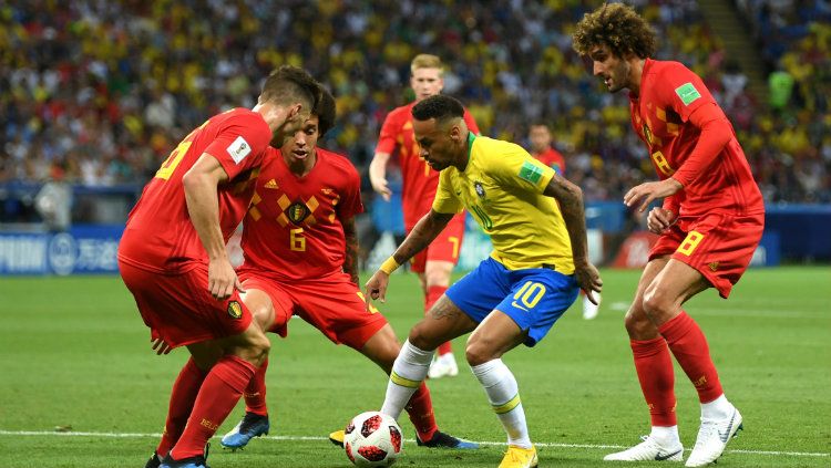 Neymar mendapat penjagaan ketat dari para pemain Belgia di laga perempatfinal Piala Dunia 2018. Copyright: © Getty Images