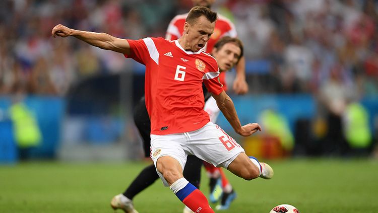 Denis Cheryshev mencetak gol pembuka bagi Rusia saat melawan Kroasia. Copyright: © Getty Images