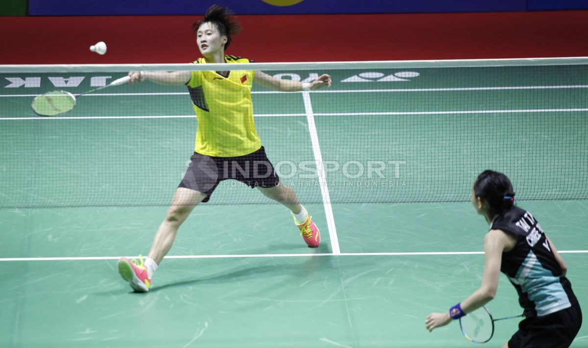 Duel antara Chen Yufei rubber (kuning) melawan Tai Tzu Ying berhasil. Copyright: © Herry Ibrahim/INDOSPORT